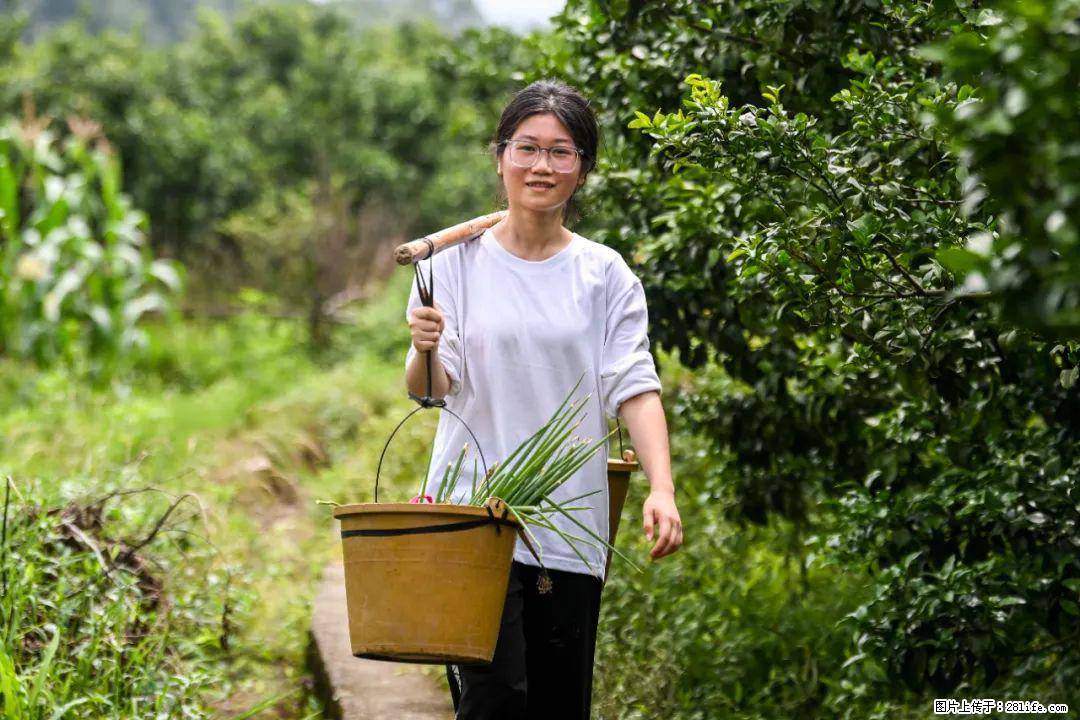 全网追的“扁担女孩”，找了一份暑假工，时薪12元 - 湘西生活资讯 - 湘西28生活网 xiangxi.28life.com